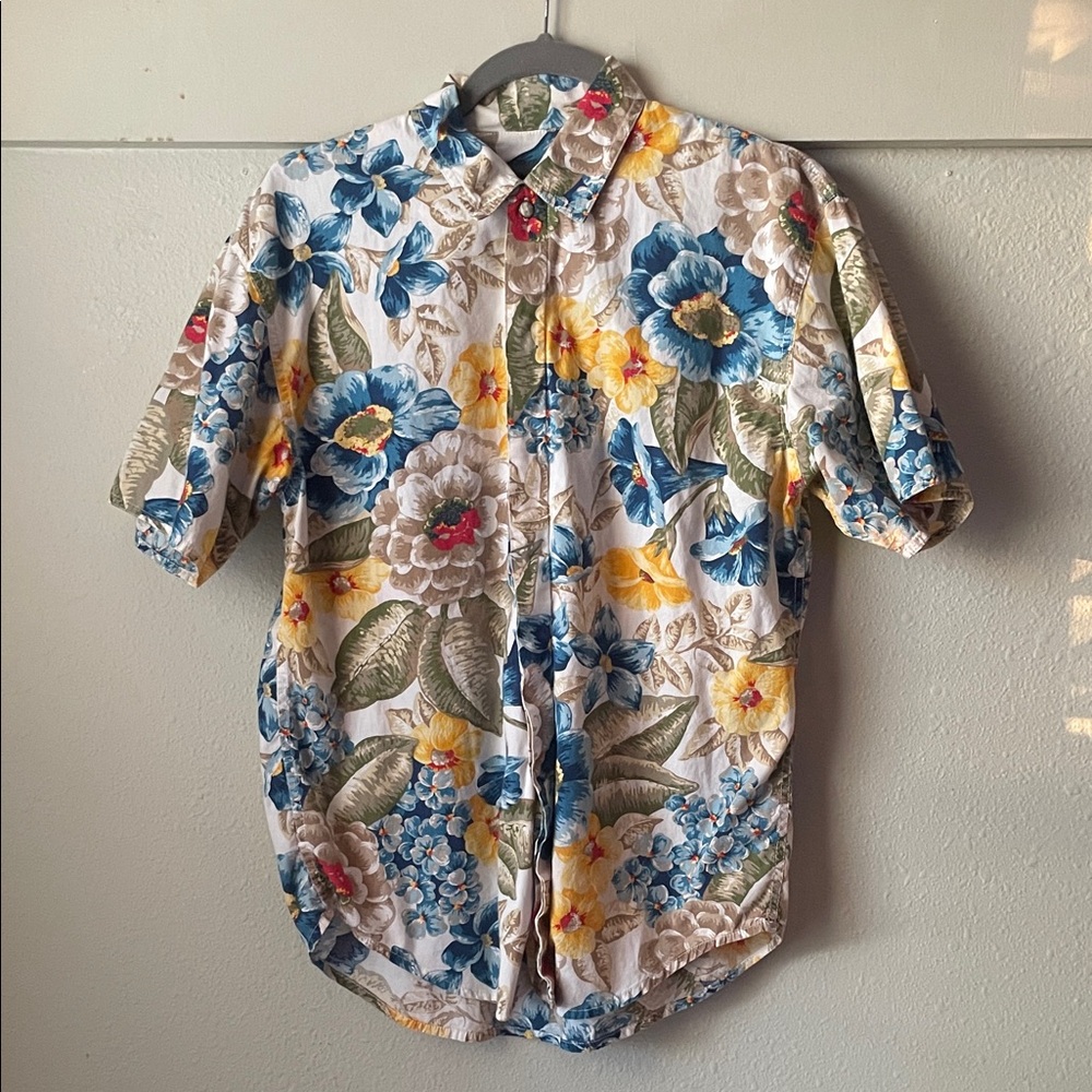 Vintage LizWear 100% cotton floral printed short sleeve button down top